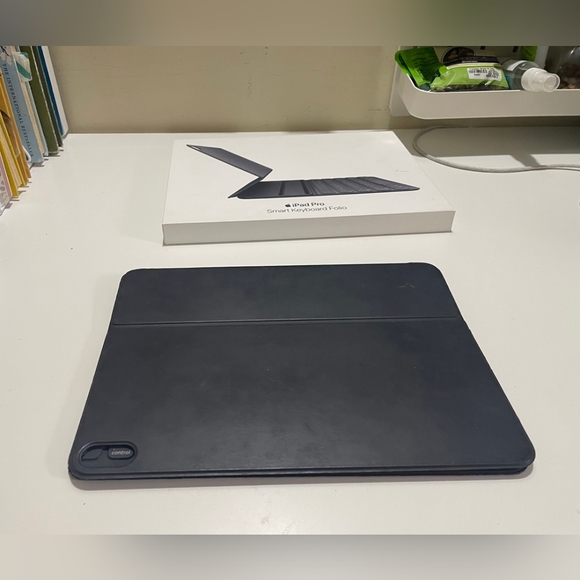 Smart Keyboard Folio for iPad Pro 11-inch - Picture 6 of 11